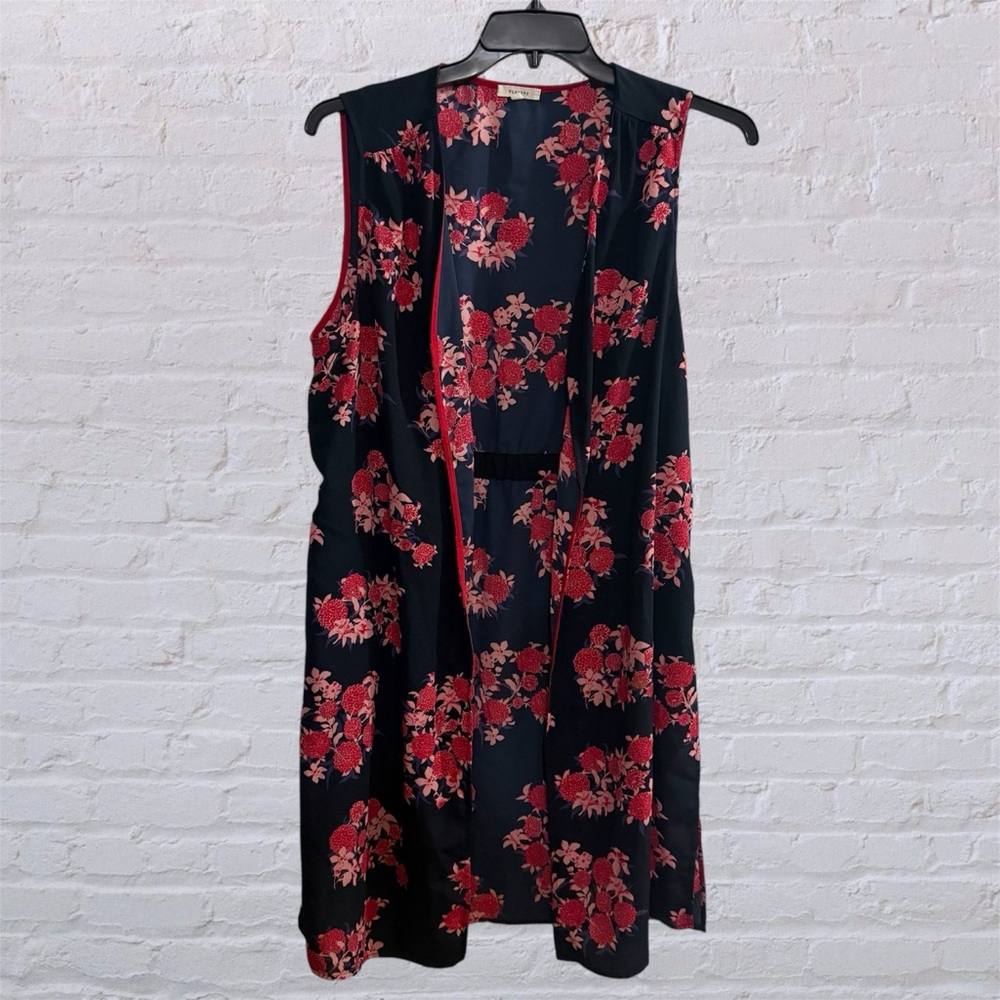 S86 Pleione Navy and Pink Floral Top